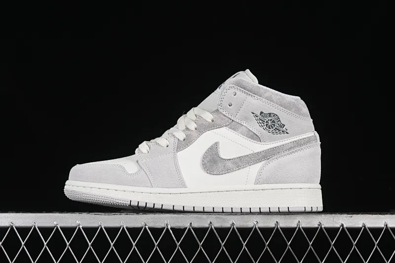 All categories Air Jordan Jordan series basketball shoes Air Jordan 1 Mid Air Jordan 1 Mid AJ1 Joe 1 white and gray color Zhongbang basketball shoes FQ7720-002